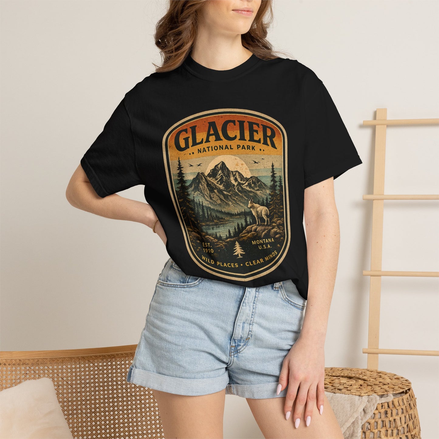 Glacier National Park Vintage Vintage Badge Mountain and Outdoor Graphic T-Shirt