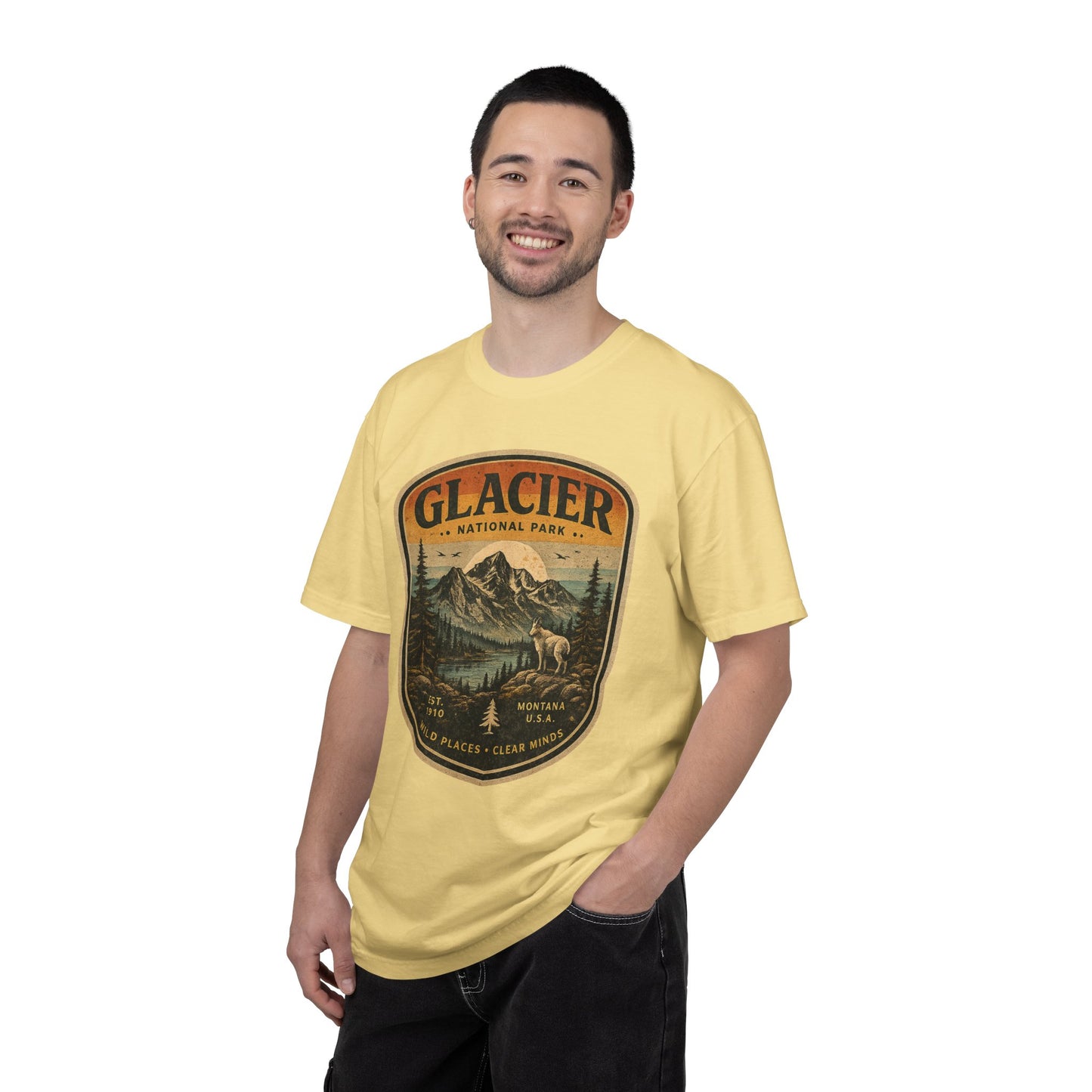Glacier National Park Vintage Vintage Badge Mountain and Outdoor Graphic T-Shirt