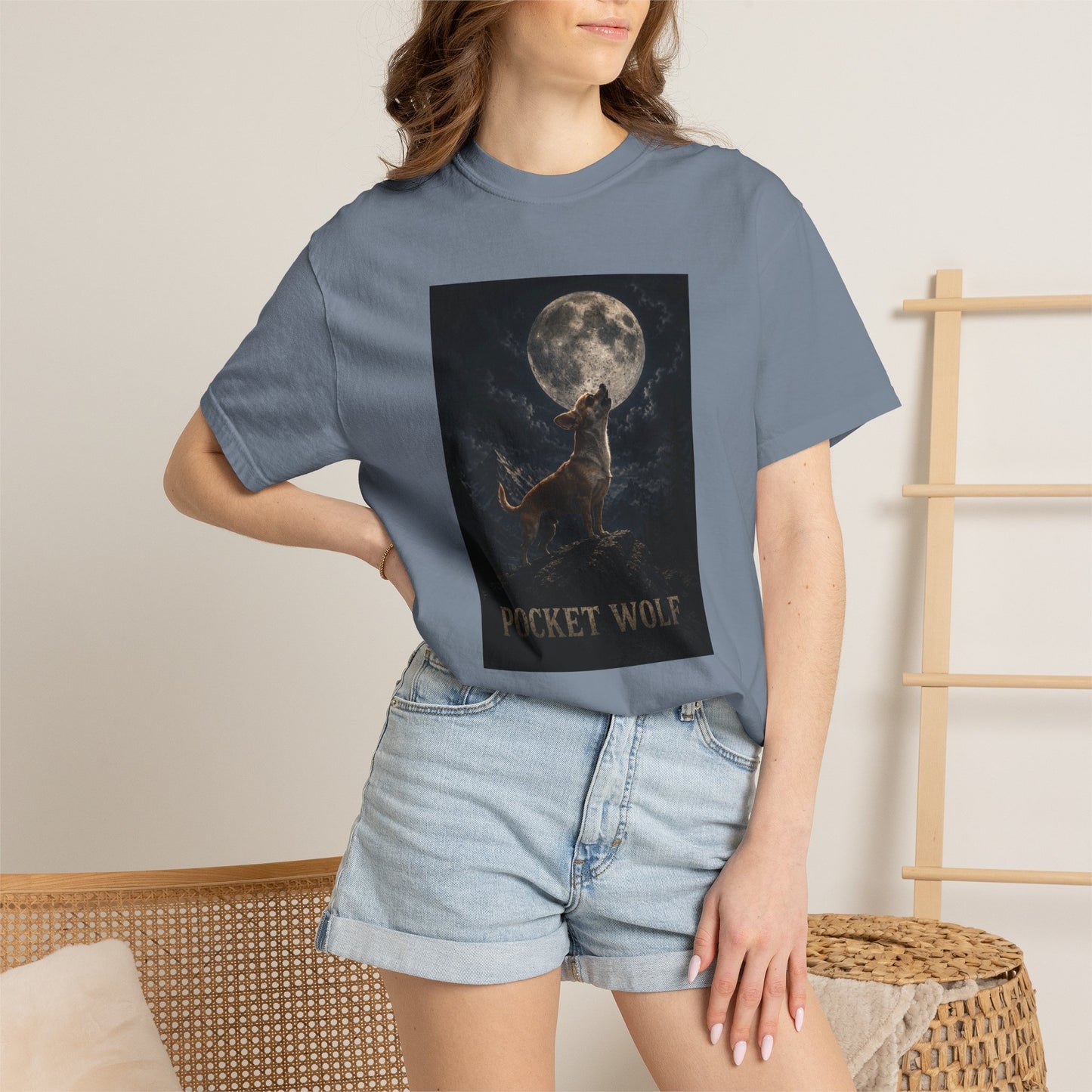 Pocket Wolf Chihuahua Howling T-Shirt