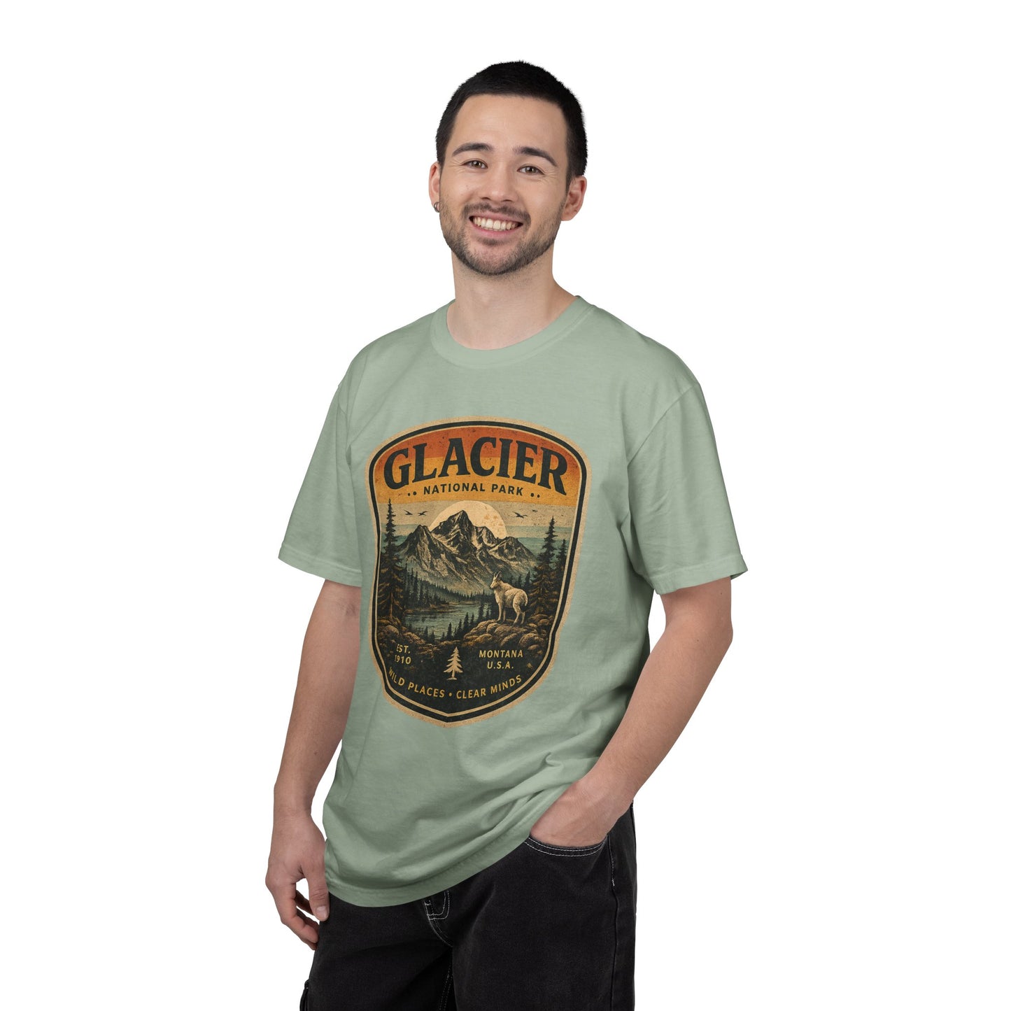 Glacier National Park Vintage Vintage Badge Mountain and Outdoor Graphic T-Shirt