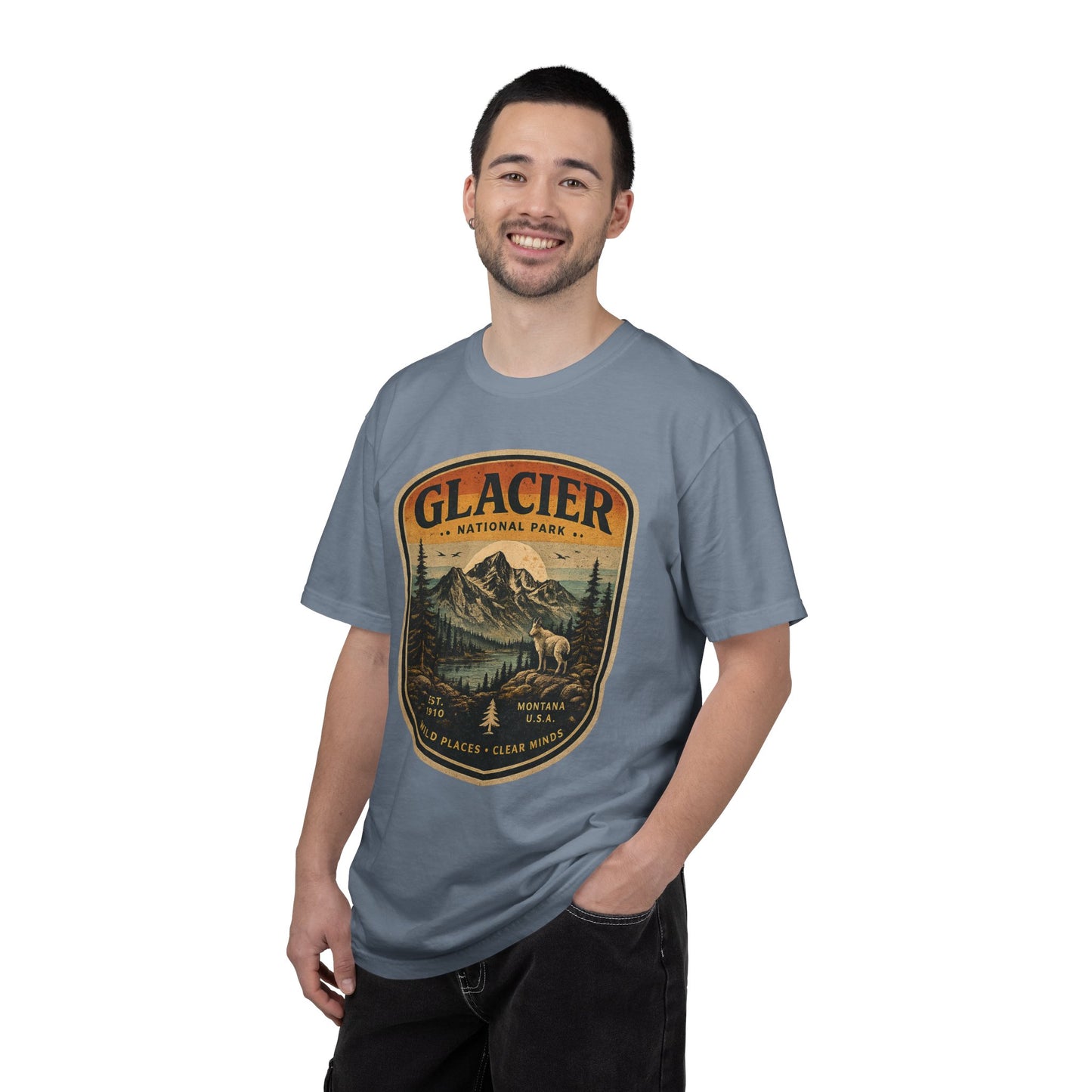Glacier National Park Vintage Vintage Badge Mountain and Outdoor Graphic T-Shirt
