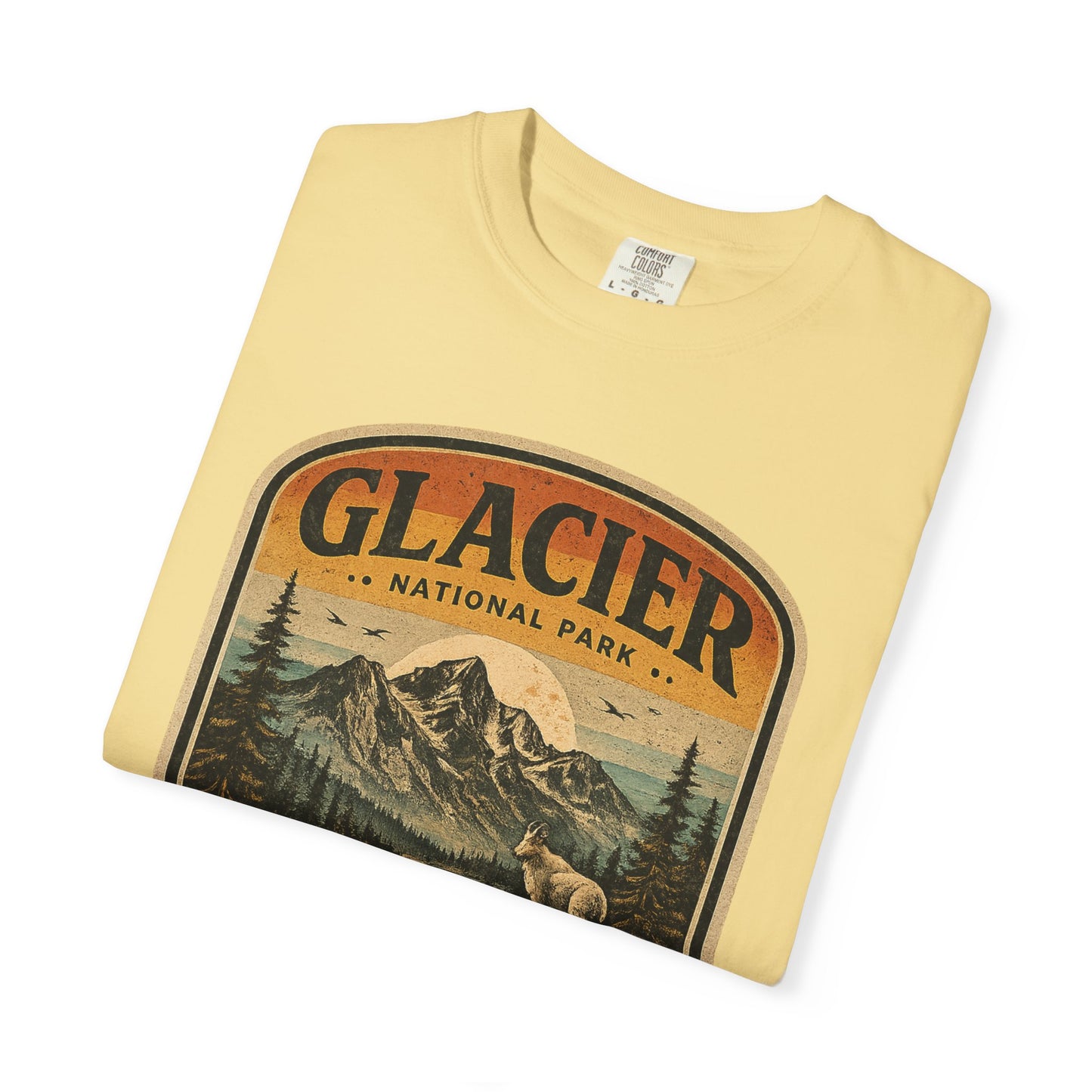 Glacier National Park Vintage Vintage Badge Mountain and Outdoor Graphic T-Shirt