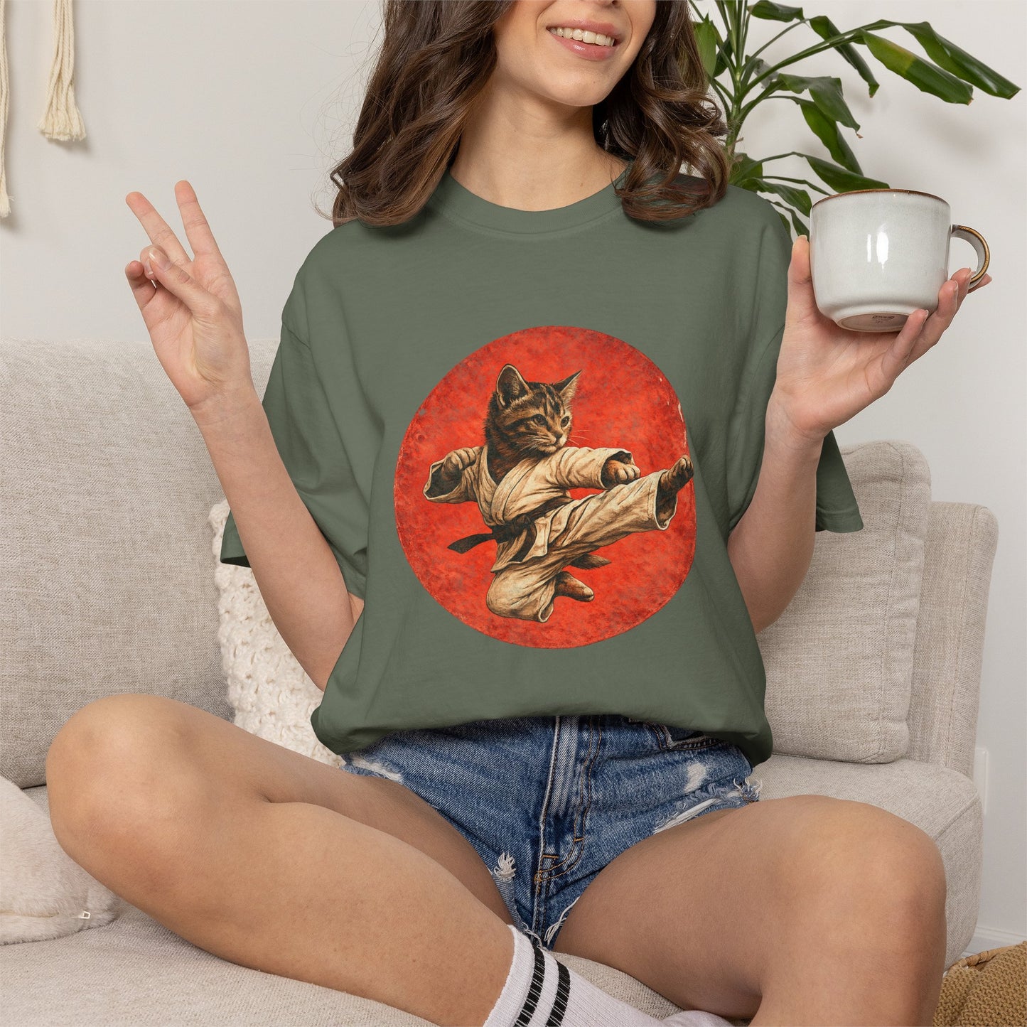 Vintage Retro Karate Kitten T-Shirt – Distressed Orange Circle Design