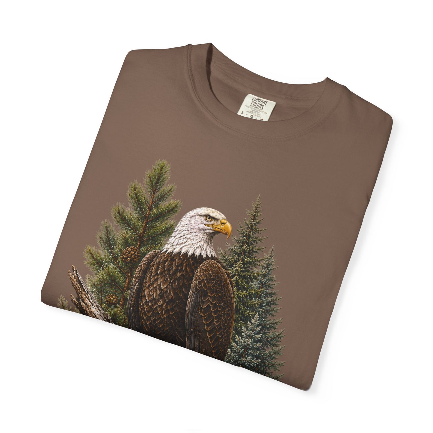 Majestic Bald Eagle Wildlife on Pine Branch Nature Art T-Shirt