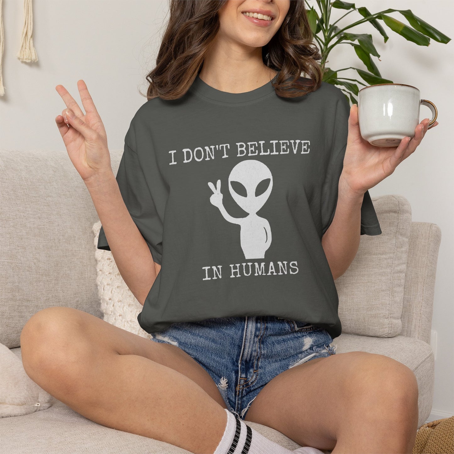 I Don't Believe in Humans Alien T-Shirt