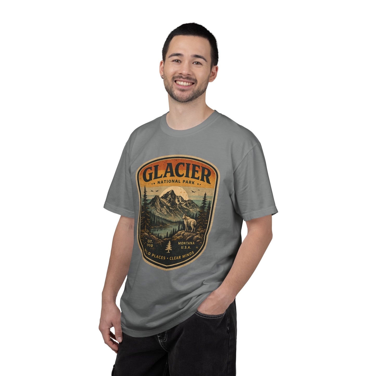 Glacier National Park Vintage Vintage Badge Mountain and Outdoor Graphic T-Shirt