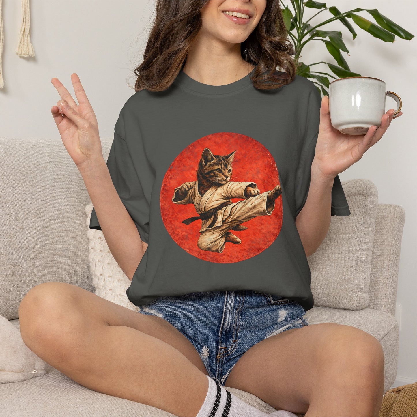 Vintage Retro Karate Kitten T-Shirt – Distressed Orange Circle Design