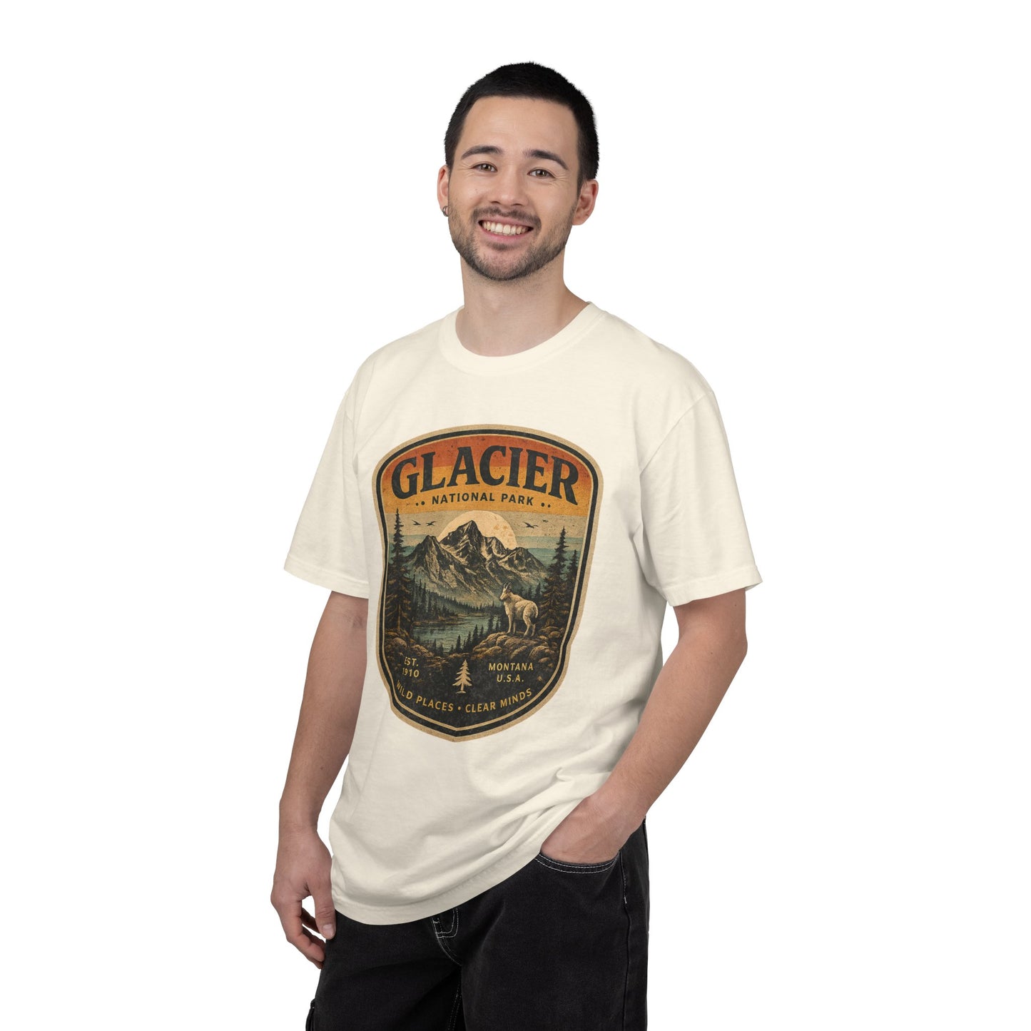 Glacier National Park Vintage Vintage Badge Mountain and Outdoor Graphic T-Shirt